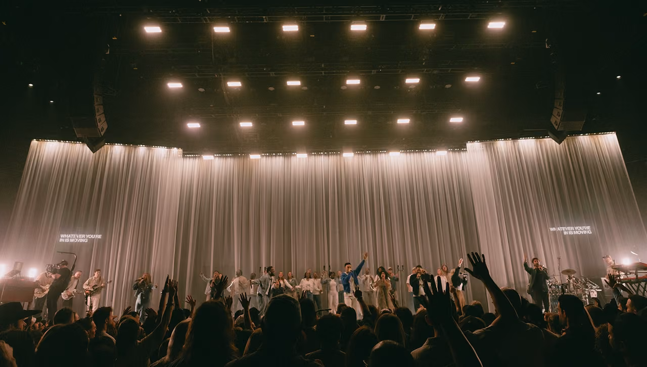 Here Comes the Church — Live — Tauren Wells / Capitol CMG: real photo
